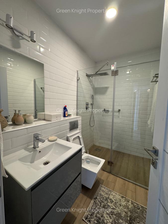 Serviced 2 Bed Apartment with En Suite in Lavington - 11