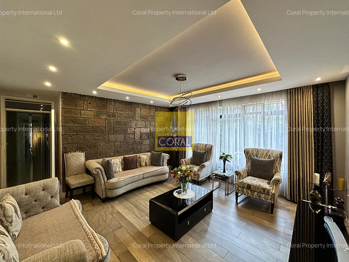 4 Bed Apartment in Riverside - 1