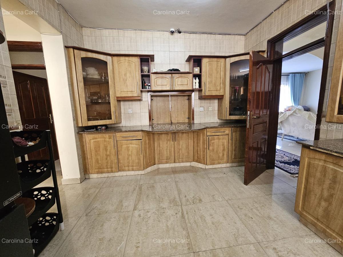 4 Bed Townhouse with En Suite in Brookside - 19