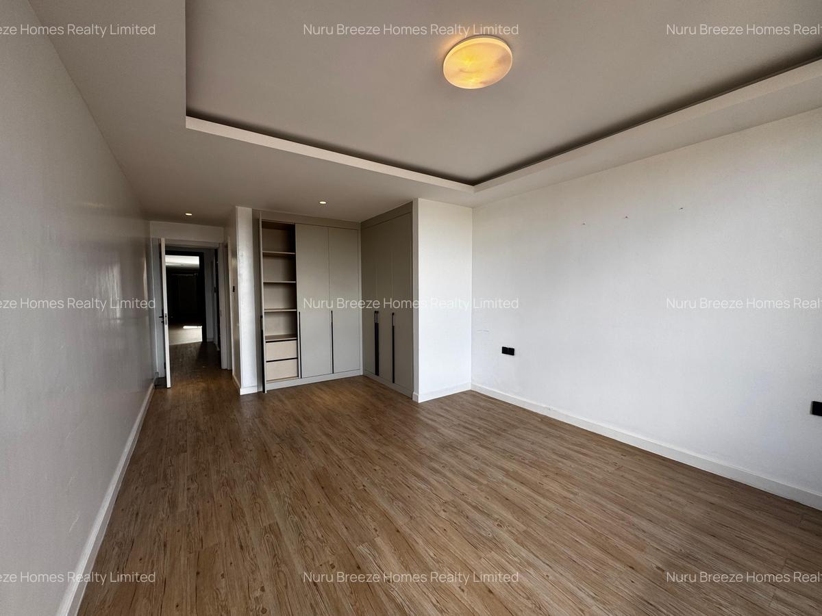 2 Bed Apartment with En Suite in Brookside - 7