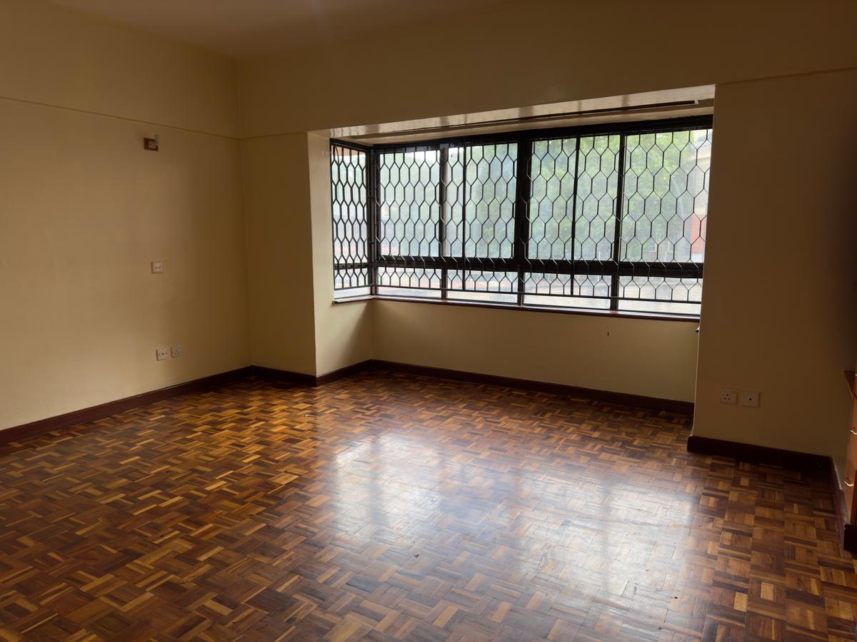 3 Bed Apartment with En Suite at Lantana Road - 9