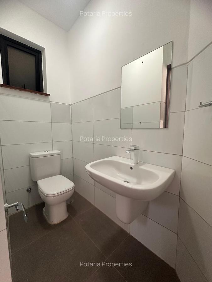 2 Bed Apartment with En Suite in Riverside - 14