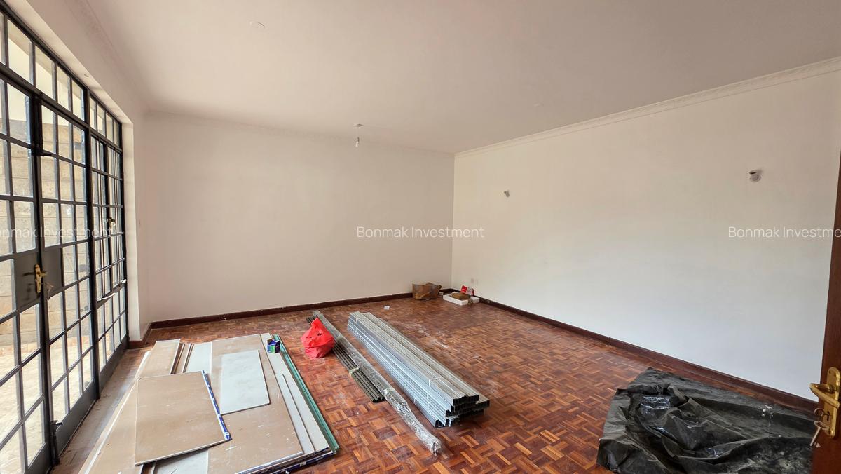 4 Bed Townhouse with En Suite at Lavington Green. - 6