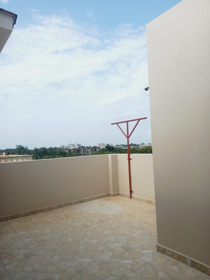 5 Bed Apartment with En Suite in Nyali Area - 11