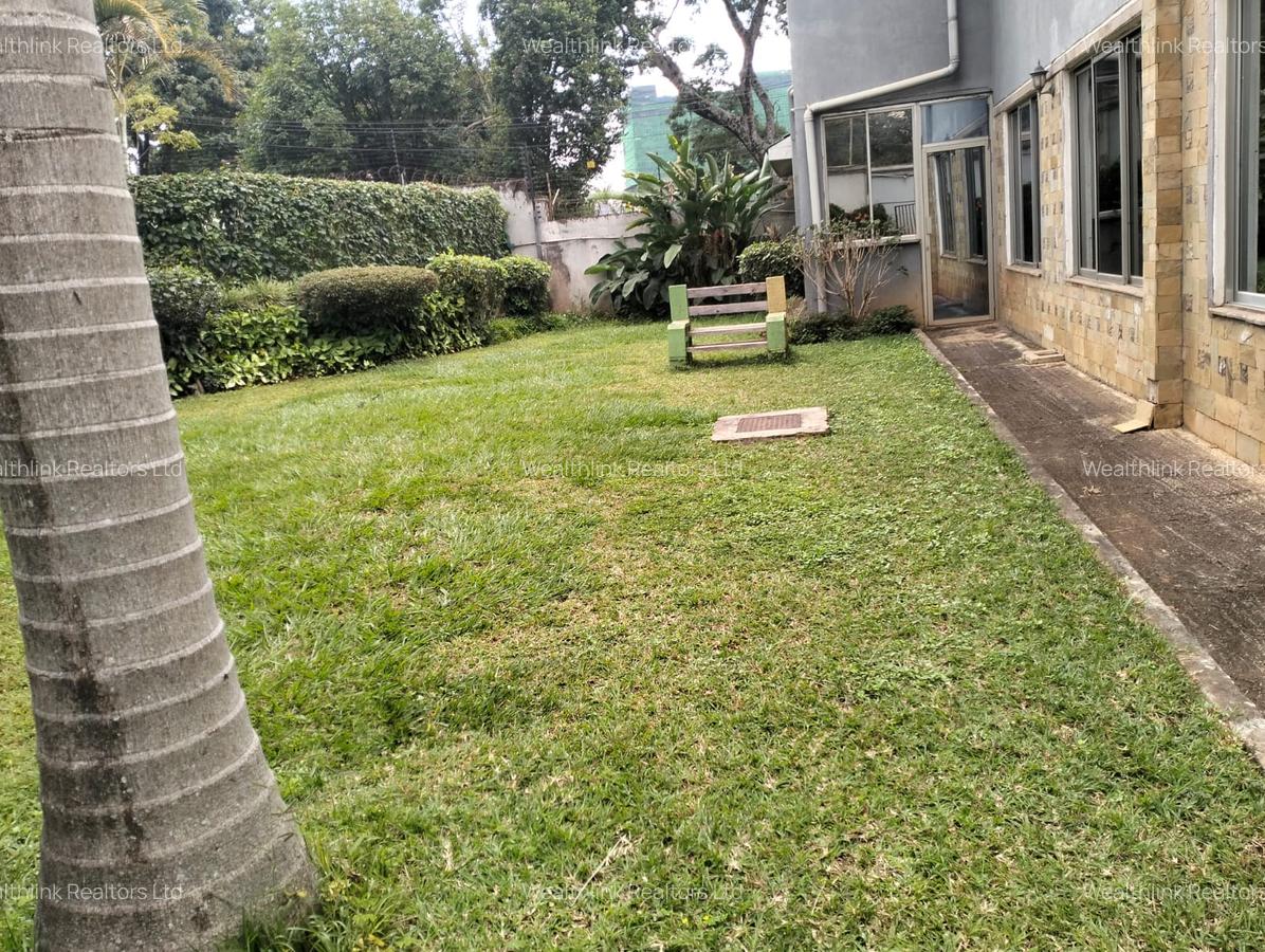 5 Bed Townhouse with En Suite at Westlands - 4