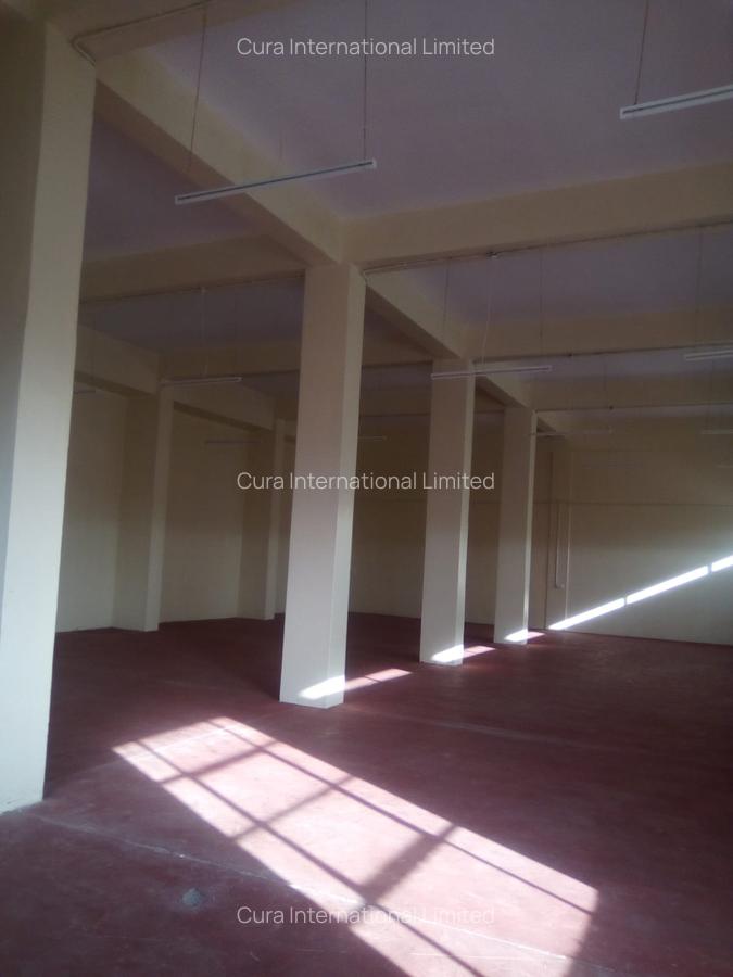 2,700 ft² Office in Industrial Area - 6