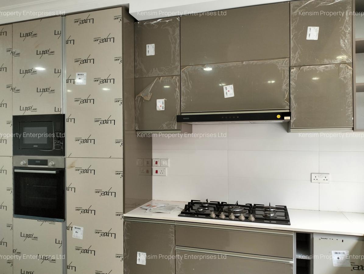 6 Bed Townhouse with En Suite in Lavington - 17