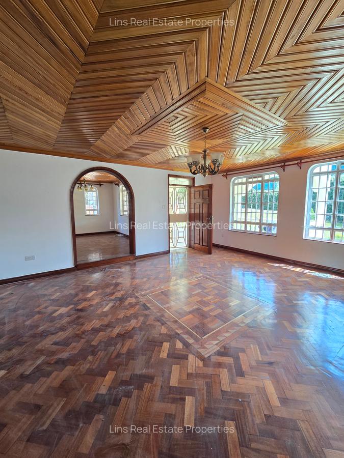 5 Bed House with En Suite in Nyari - 4