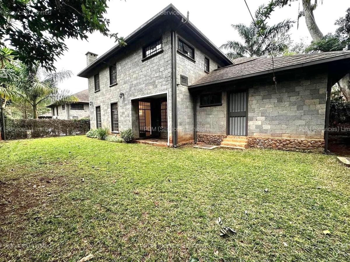 4 Bed Villa with En Suite in Spring Valley - 1
