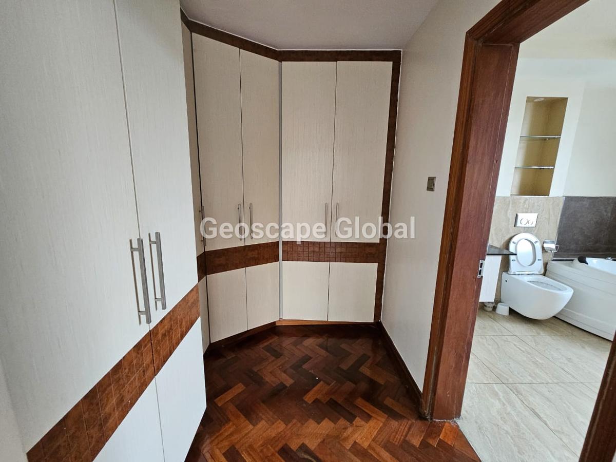 Furnished 3 Bed Apartment with En Suite in Riverside - 5