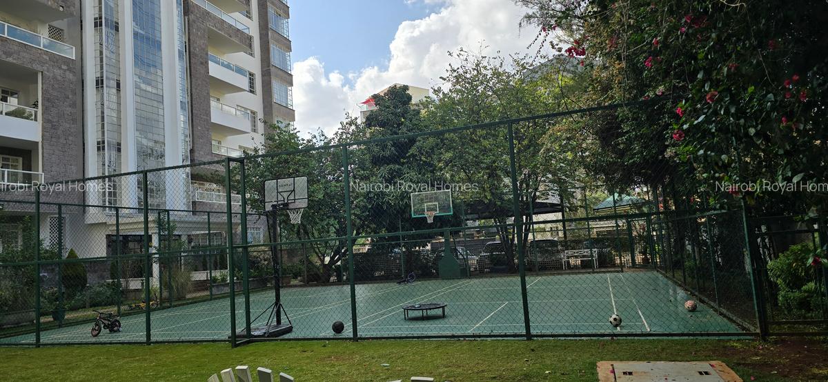 3 Bed Apartment with En Suite at Valley Arcade - 5