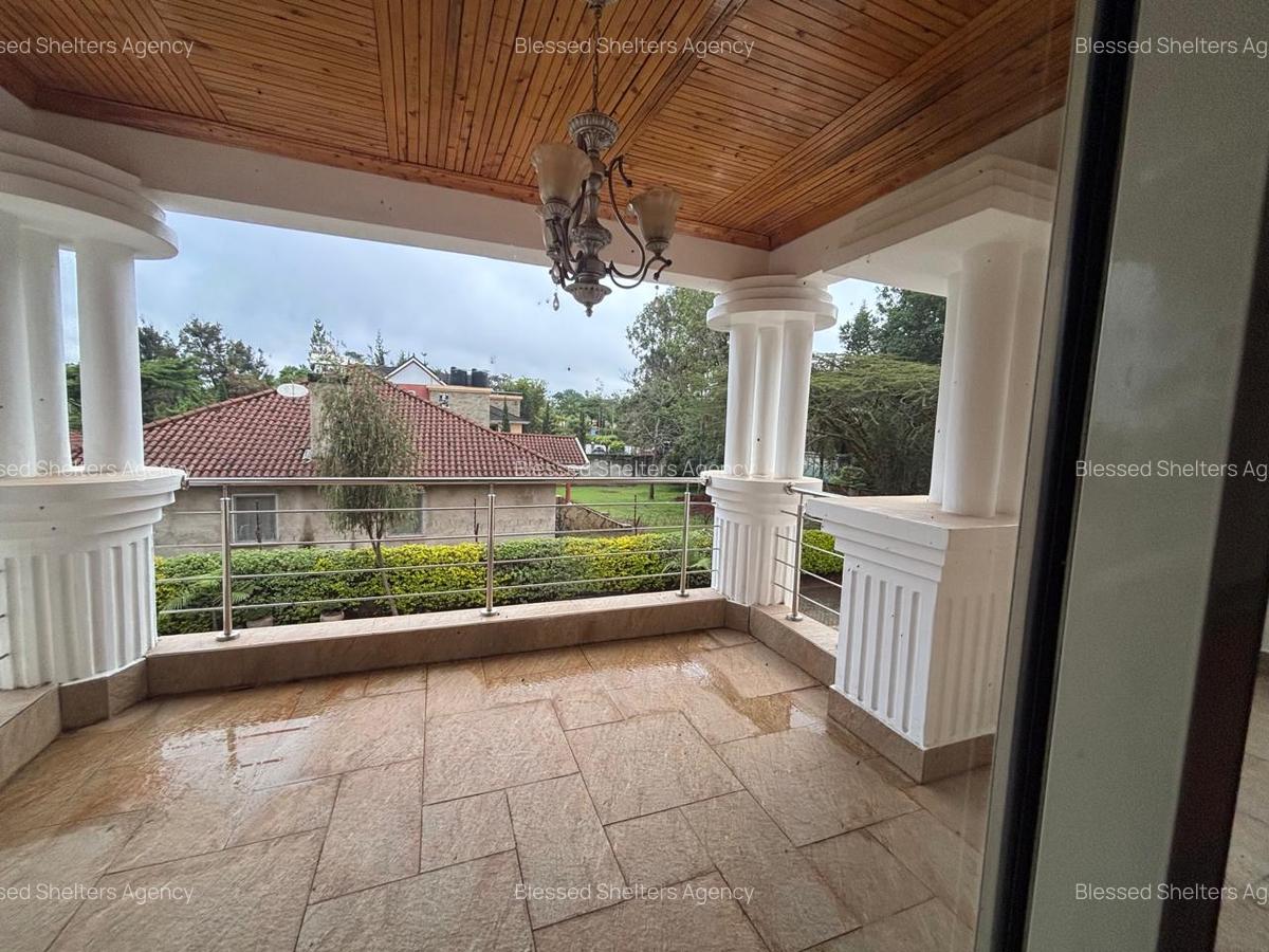 5 Bed Townhouse with En Suite in Ridgeways - 20