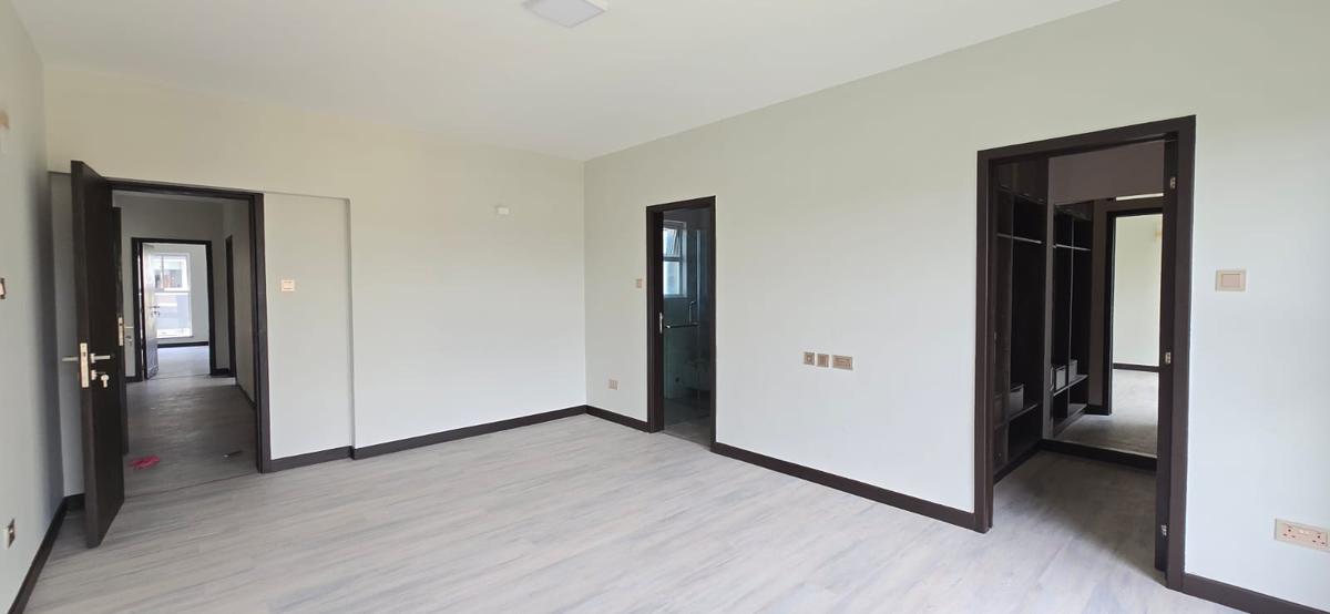 2 Bed Apartment with En Suite at Riverside Dr - 8