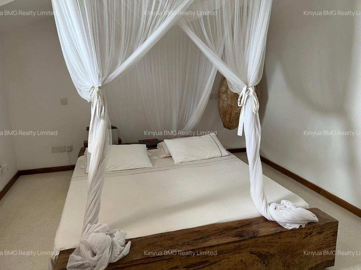 3 Bed Villa with En Suite in Malindi - 2