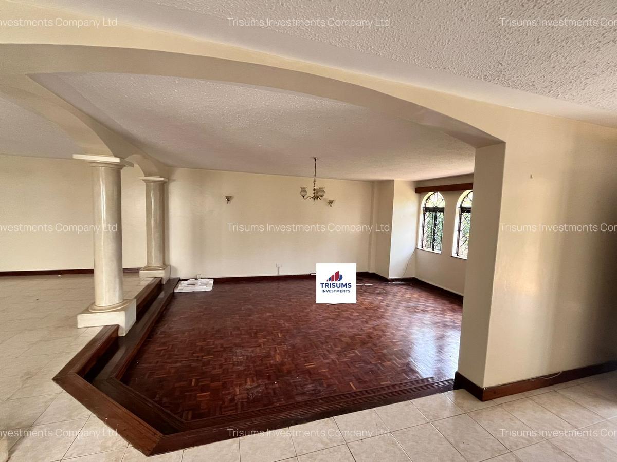 5 Bed Townhouse with En Suite in Westlands Area - 4