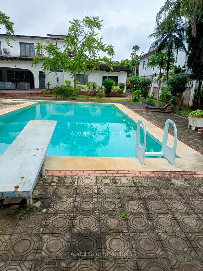 7 Bed Villa with En Suite at Nyali - 1