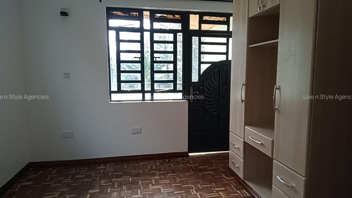 5 Bed Townhouse with En Suite in Runda - 16