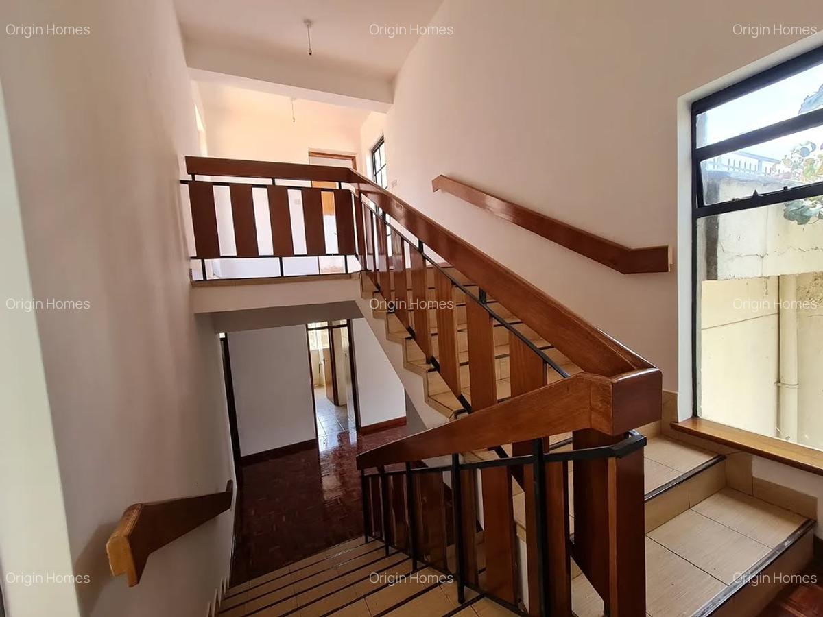 4 Bed Apartment with En Suite at Lavington - 18