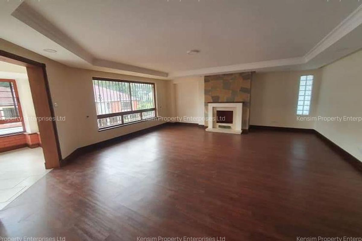 5 Bed Townhouse with En Suite in Spring Valley - 12