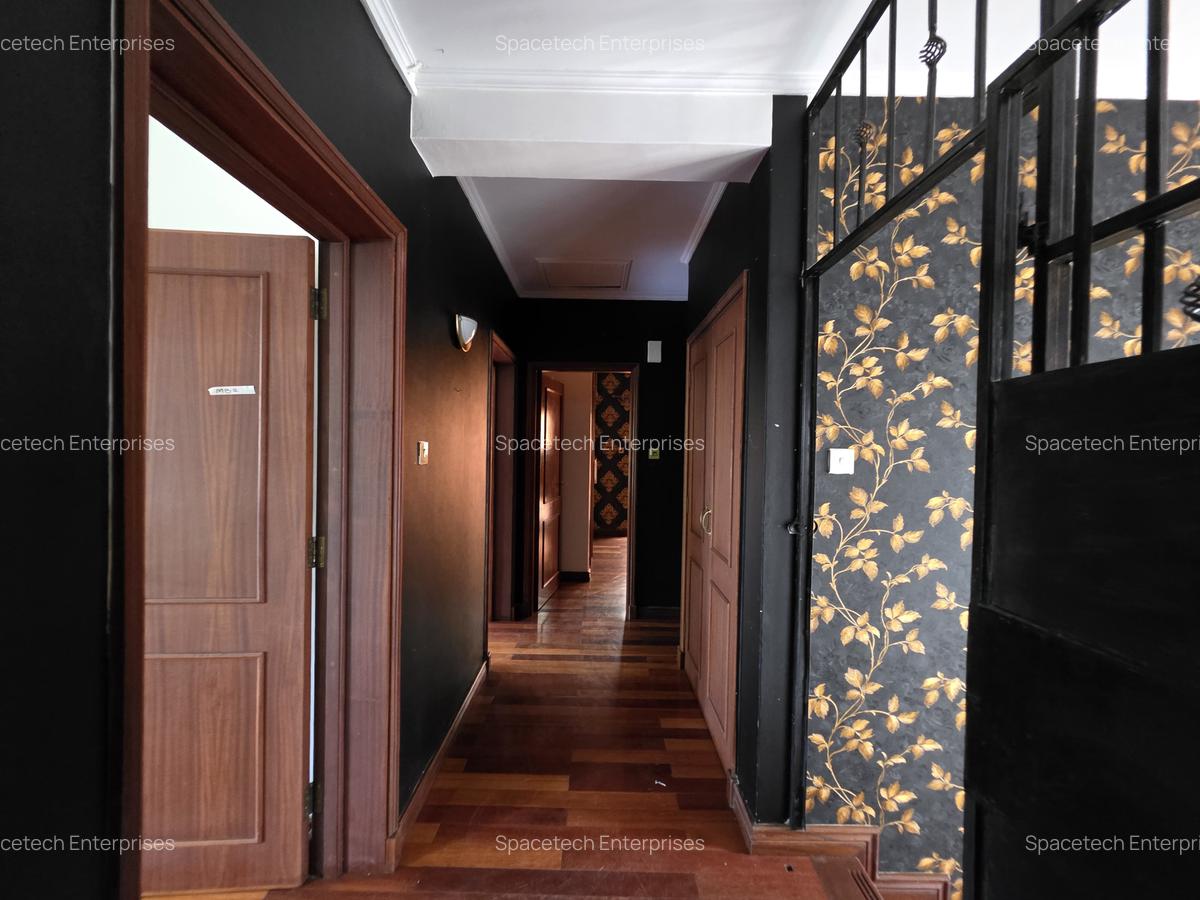 4 Bed Townhouse with En Suite in General Mathenge - 17