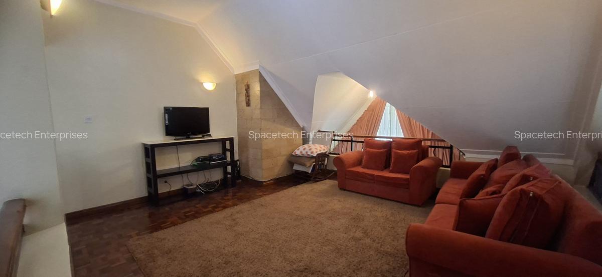 5 Bed Townhouse with En Suite in Lavington - 11