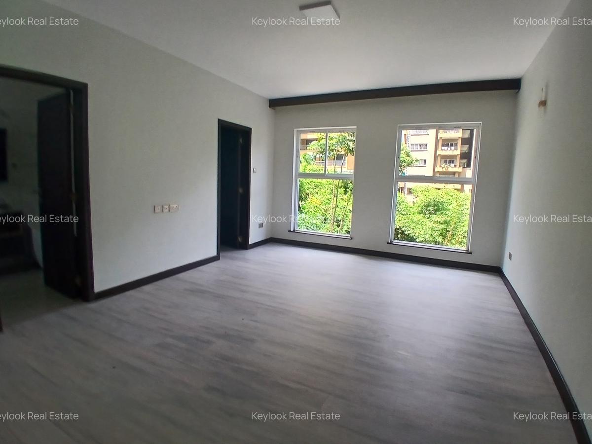 3 Bed Apartment with En Suite at Riverside Drive - 14