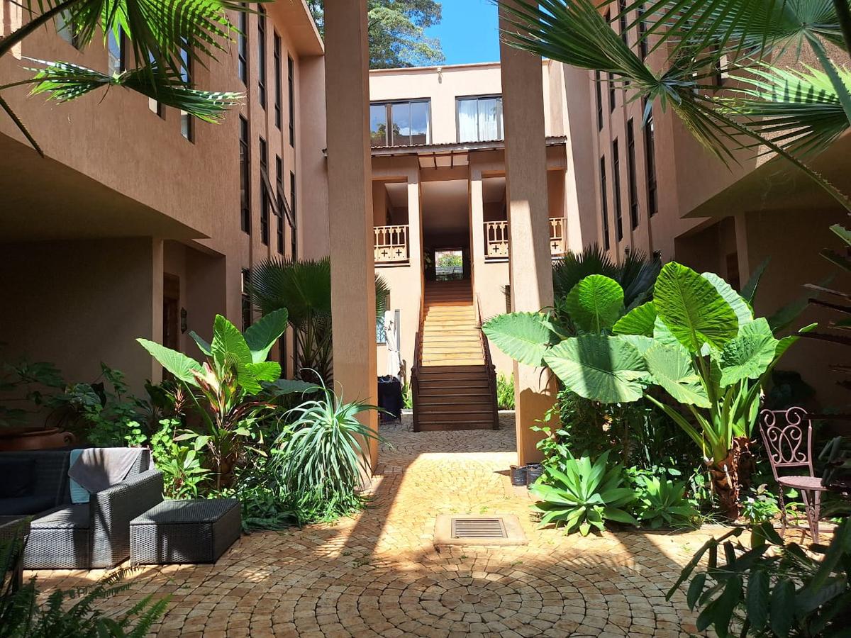 3 Bed Apartment with En Suite in Spring Valley - 1