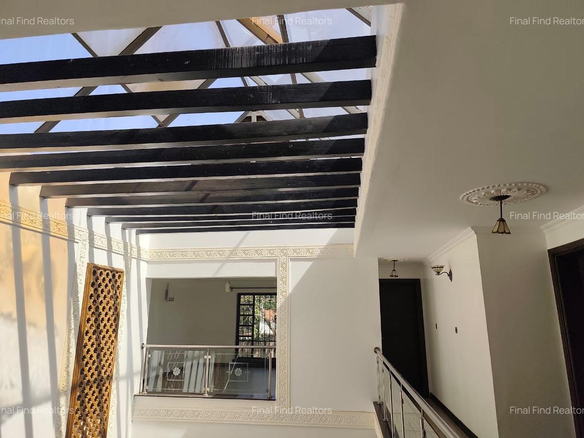 6 Bed House with En Suite in Runda - 12