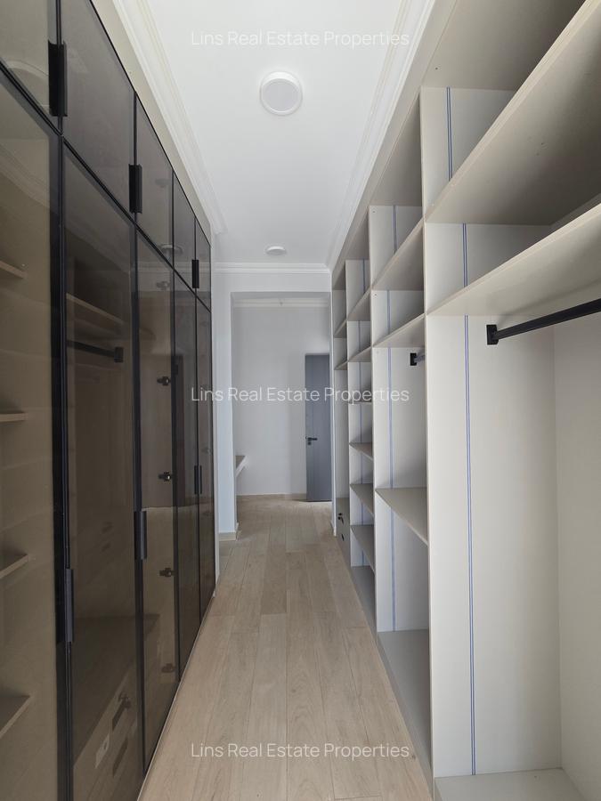 5 Bed Townhouse with En Suite in Lavington - 5