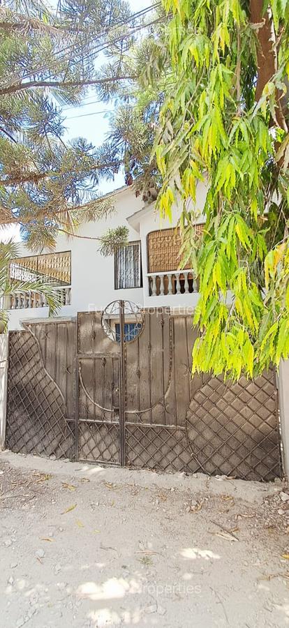4 Bed House in Nyali Area - 2