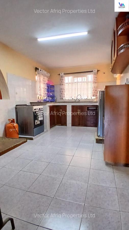 5 Bed Townhouse with En Suite in Syokimau - 4