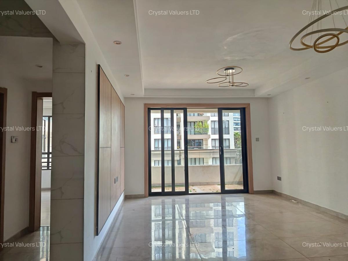 1 Bed Apartment with Swimming Pool in Riverside - 3
