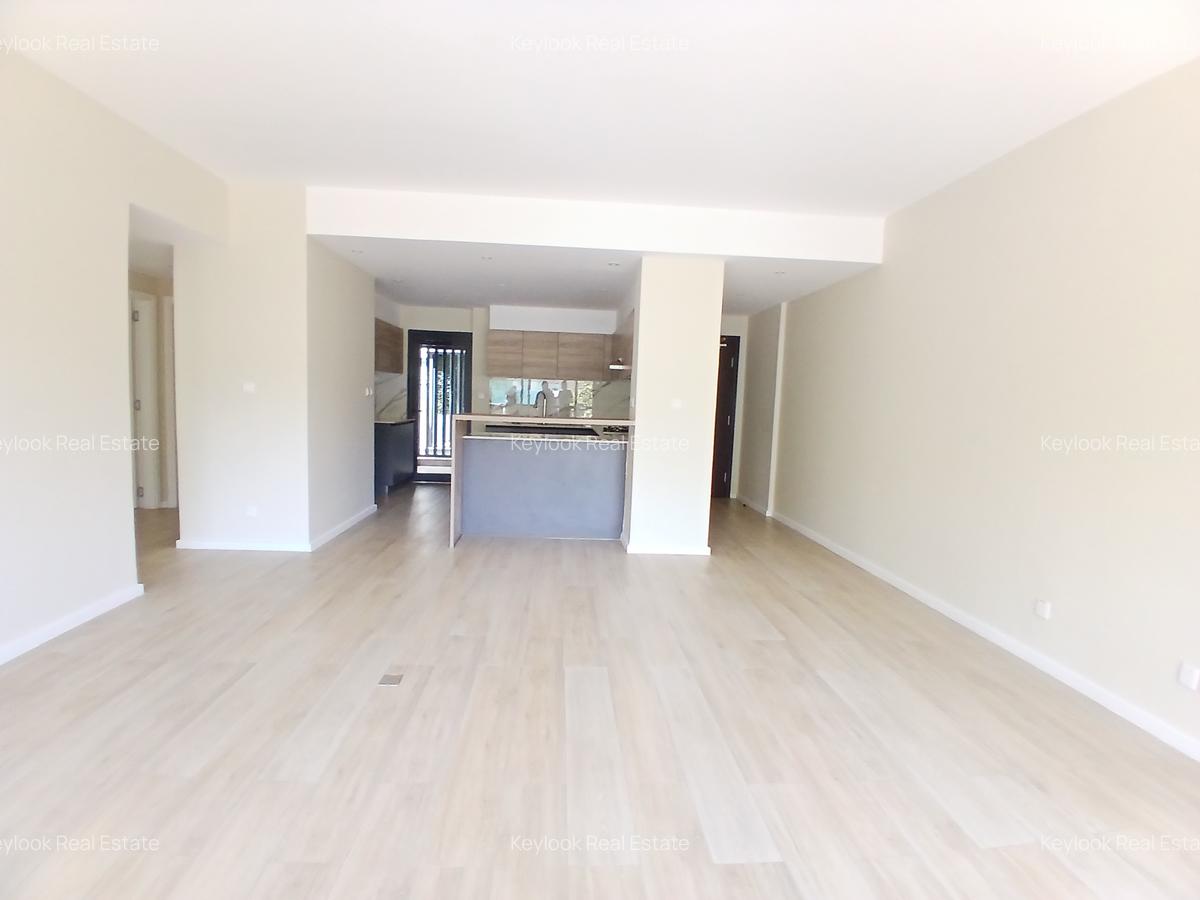 2 Bed Apartment with En Suite at Riverside Drive Gardens - 9