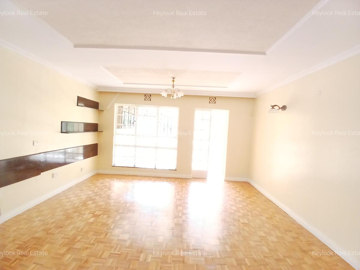 5 Bed Townhouse with En Suite at Lavington - 19