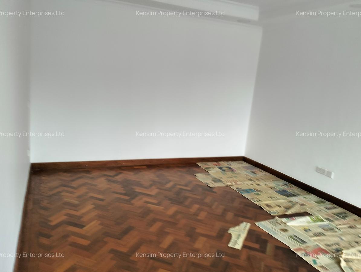 6 Bed Townhouse with En Suite in Lavington - 3