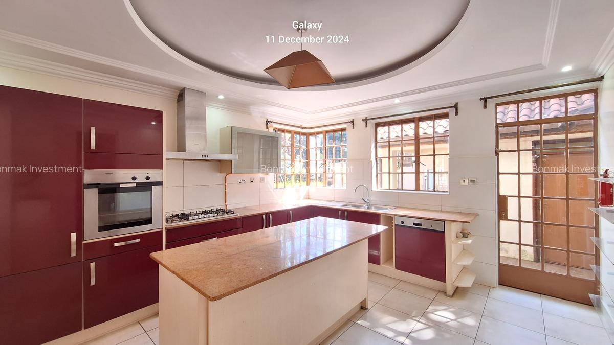 4 Bed Townhouse with En Suite at Lavington Green - 9