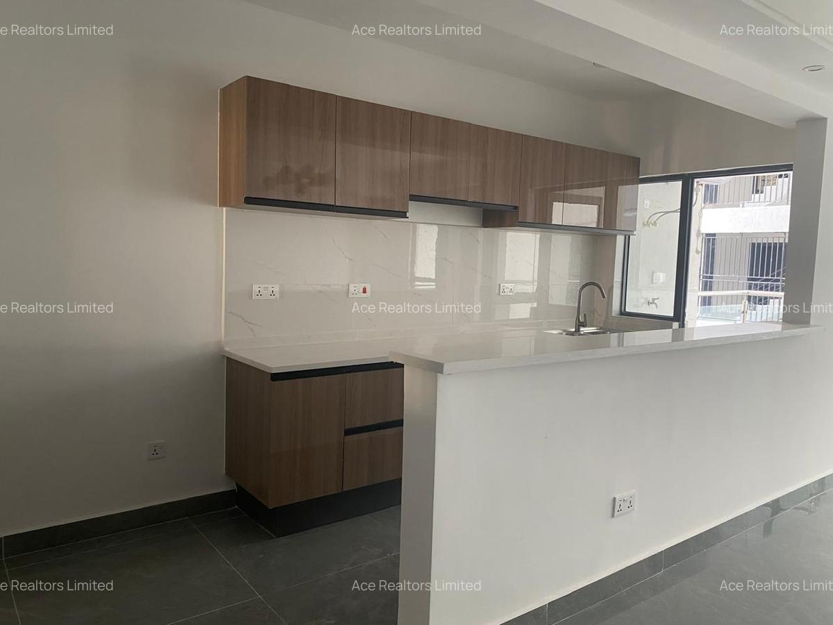 3 Bed Apartment with En Suite at Riverside - 6