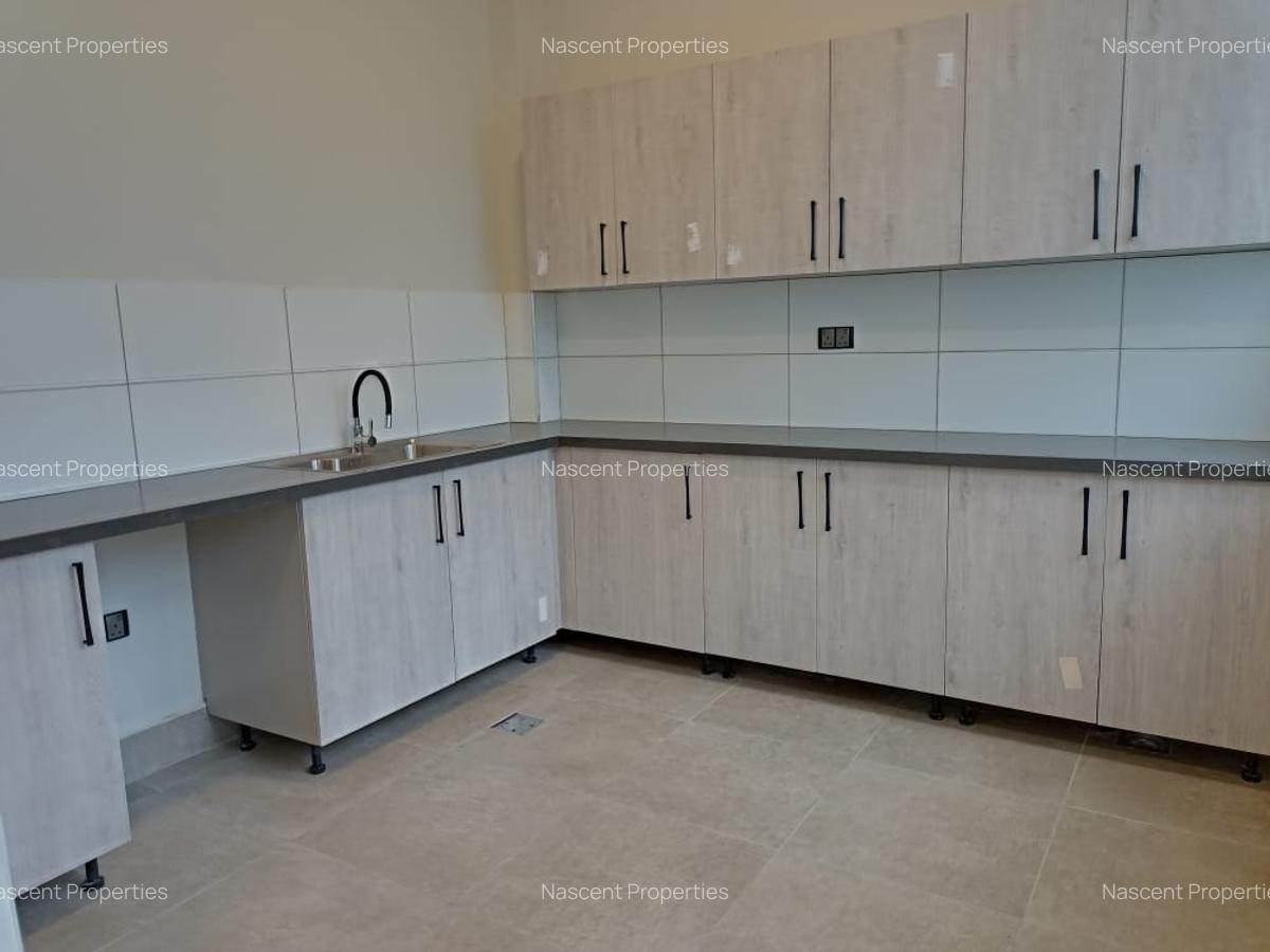 5 Bed Villa with En Suite in Loresho - 3