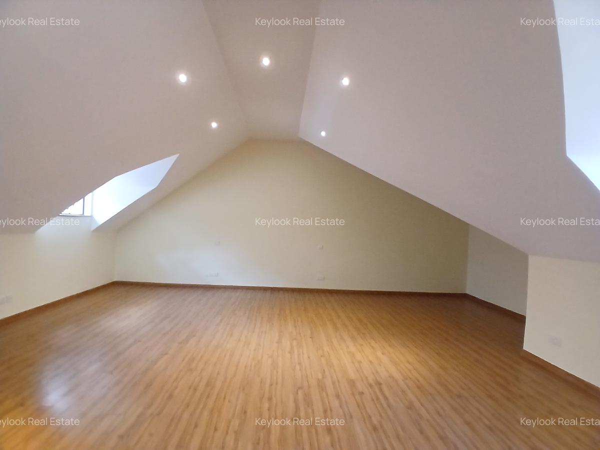 5 Bed Townhouse with En Suite at Lavington Green - 10