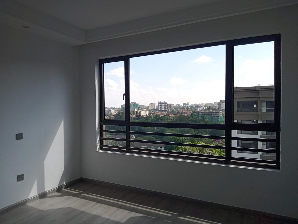 3 Bed Apartment with En Suite in Riverside - 16