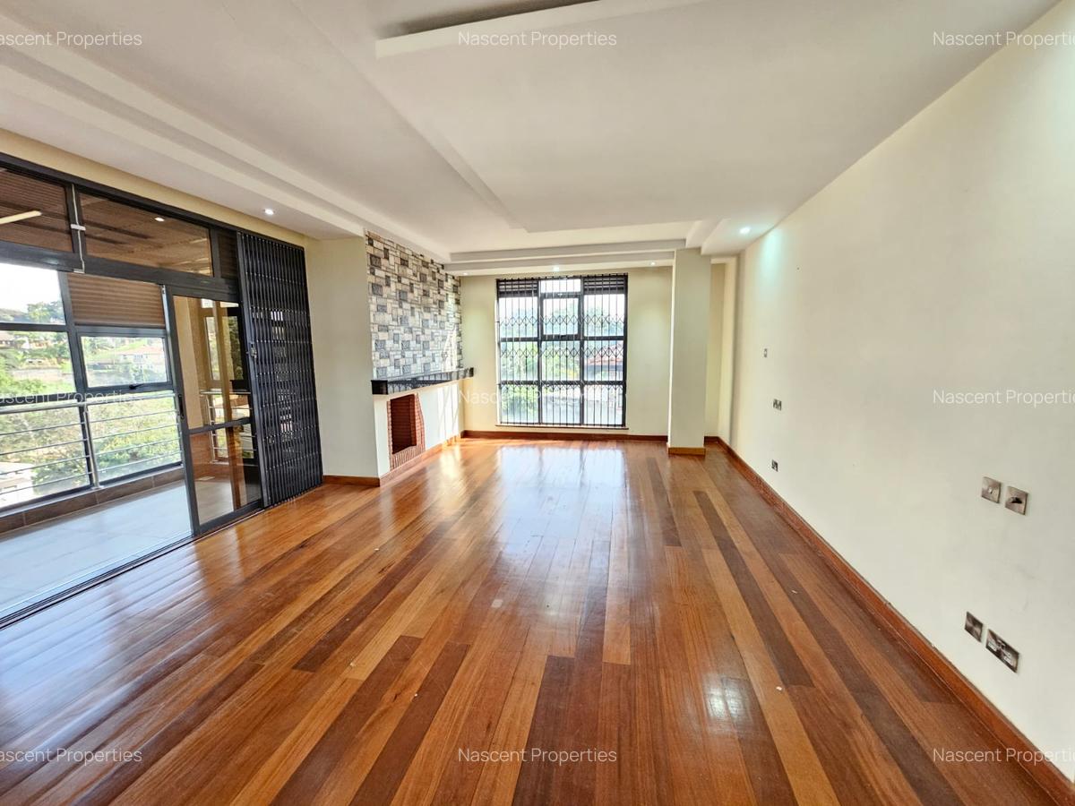 7 Bed House with En Suite in Nyari - 3