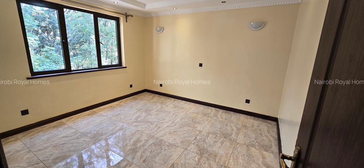 5 Bed Townhouse with En Suite at Lavington Green - 10