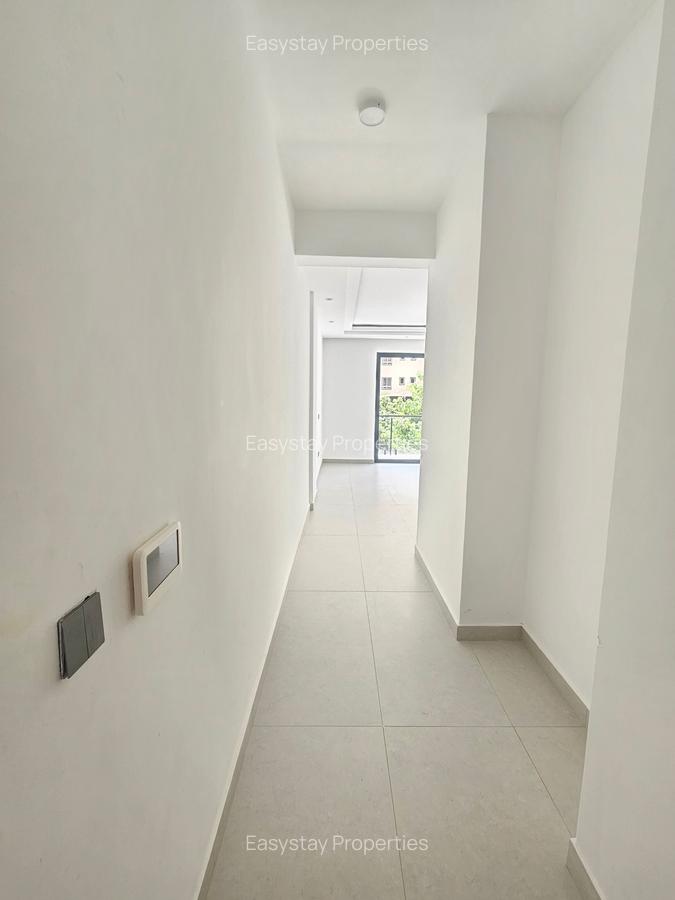 2 Bed Apartment with En Suite in Brookside - 4