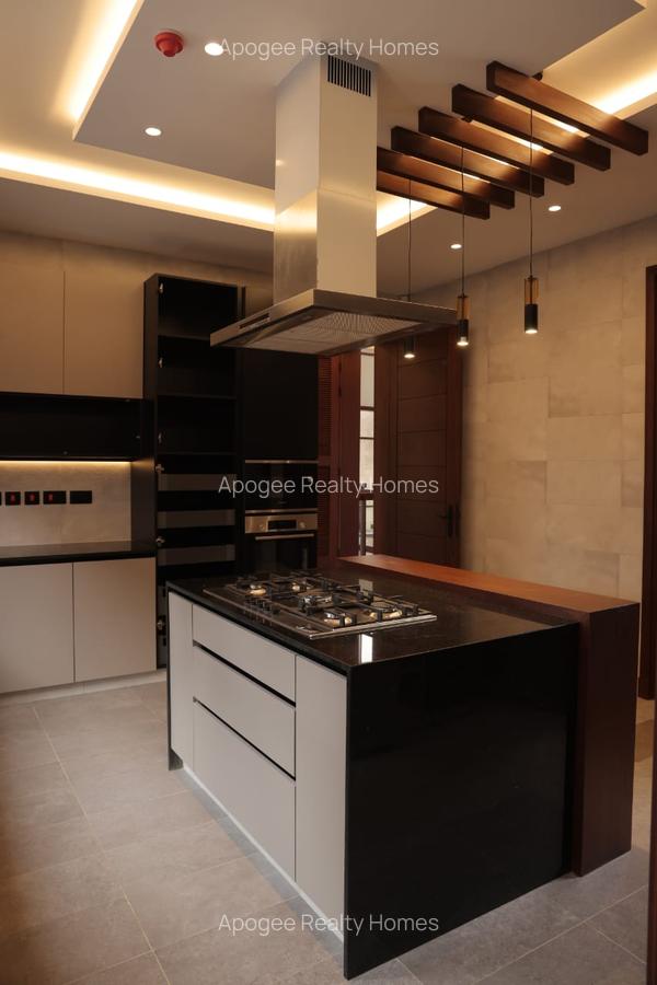 5 Bed House with En Suite at Runda - 7