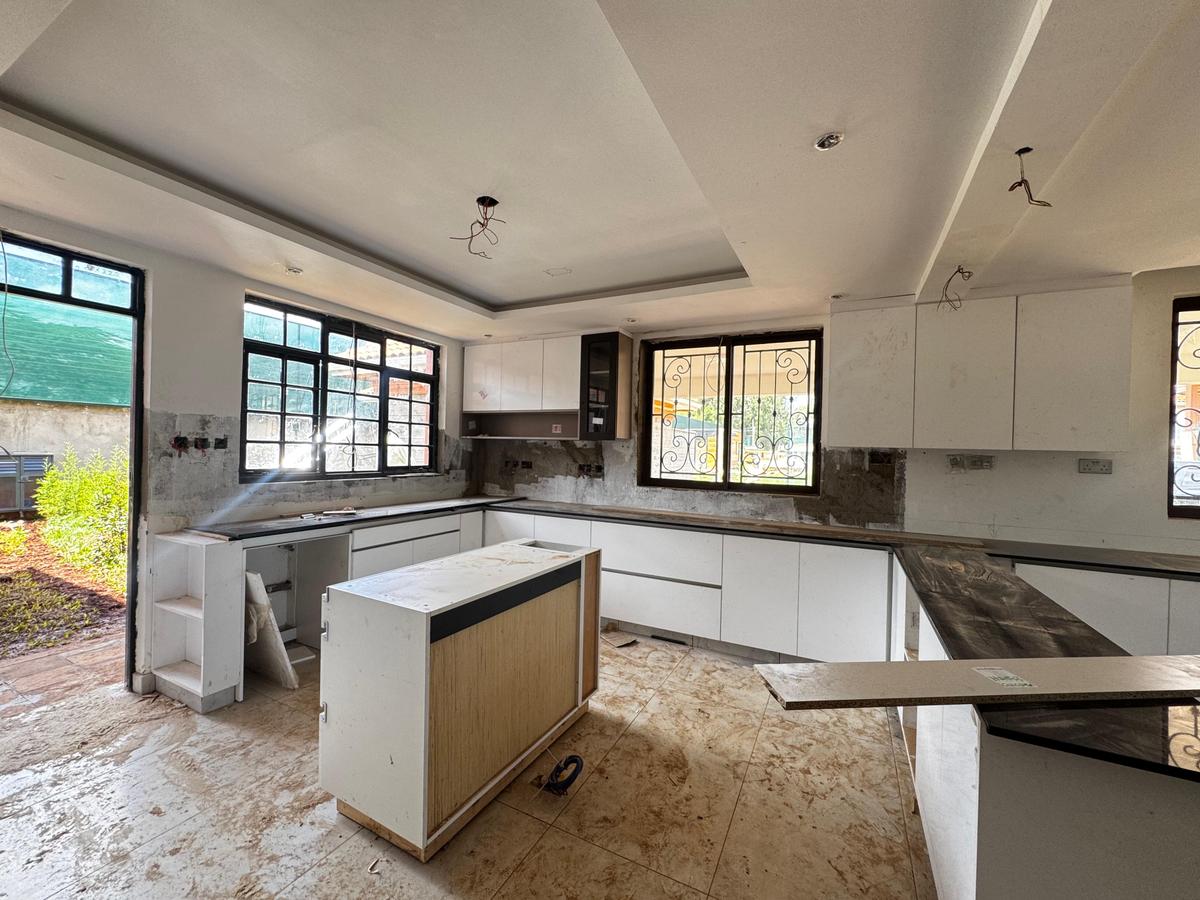 4 Bed Townhouse with En Suite in Karen - 3