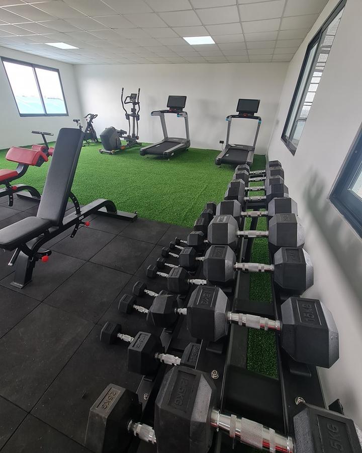 Serviced 2 Bed Apartment with En Suite at Allsops - 15