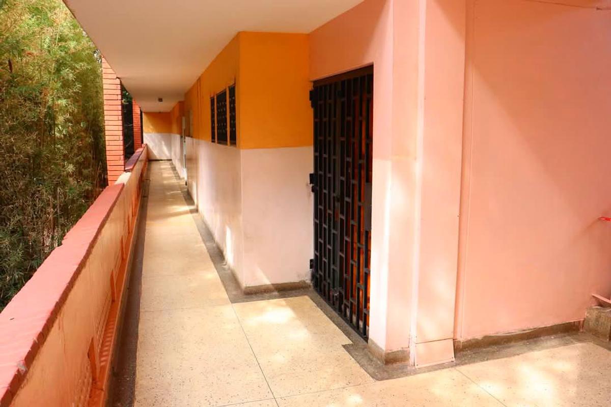 1,000 ft² Office with Service Charge Included at Lower Hill Road L.r. 20971482 - 8