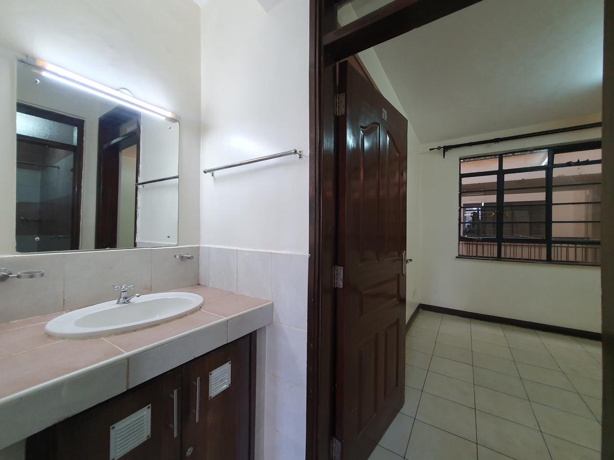 2 Bed Apartment with Borehole in Parklands - 11