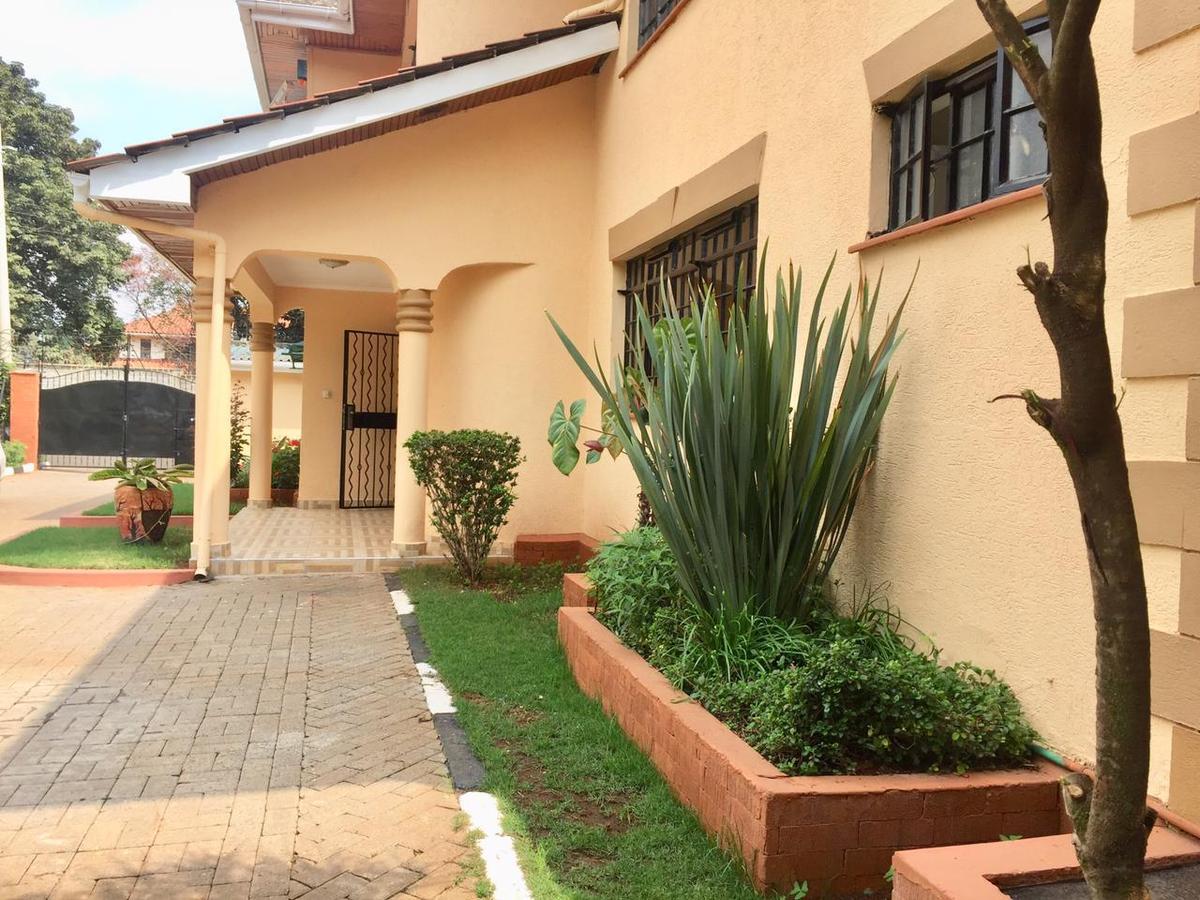 4 Bed House with En Suite in Runda - 20