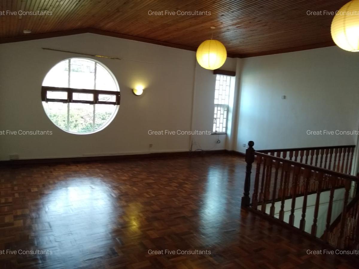 5 Bed Villa with En Suite in Runda - 10